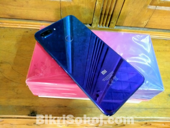 Mi 8 lite 4/64 gb